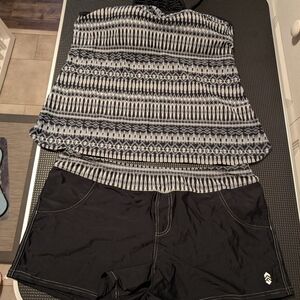 Free Country Black, White & Gray Geometric Tankini Top With Boy Shorts
